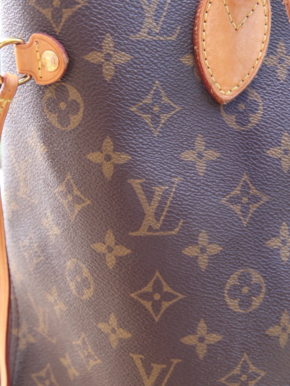 Louis Vuitton Monogram Neverfull Tote in Brown with Rose Interior - Picture 4 of 16